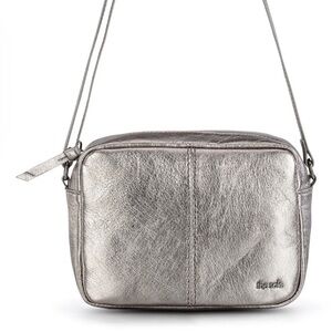 The Sak Metallic Silver Leather Camera Bag De Young Crossbody Pyrite